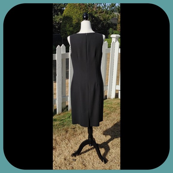 PIERRE CARDIN || Fully-Lined Sleeveless Sheath Dress (SIZE 8) - Picture 5 of 10